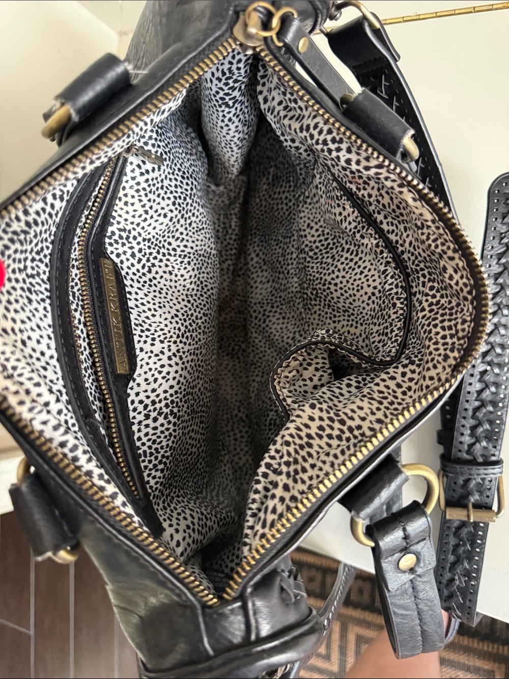 Antik Kraft Libby Crossbody Bag - Picture 12 of 15
